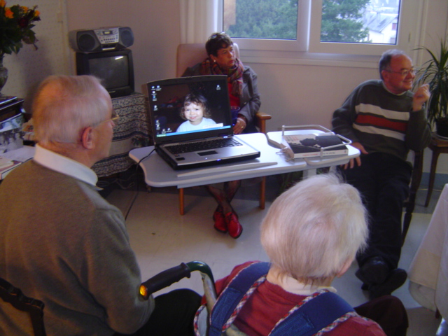 on a pu regarder les photos sur le PC portable et les montrer  GM